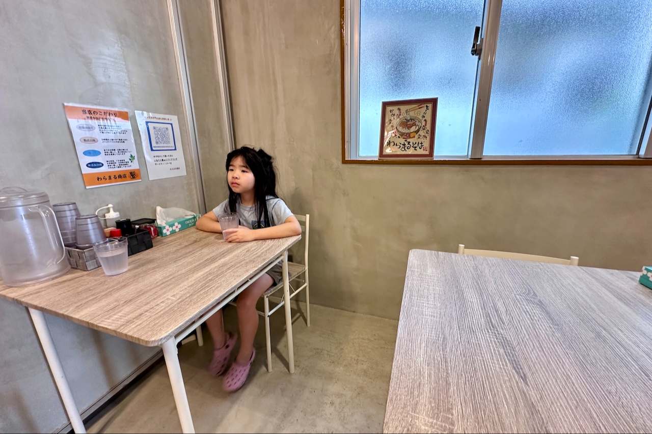 無添加ダシでカラダにやさしい自然な味わい「沖縄そば わらまる商店」（南城市）