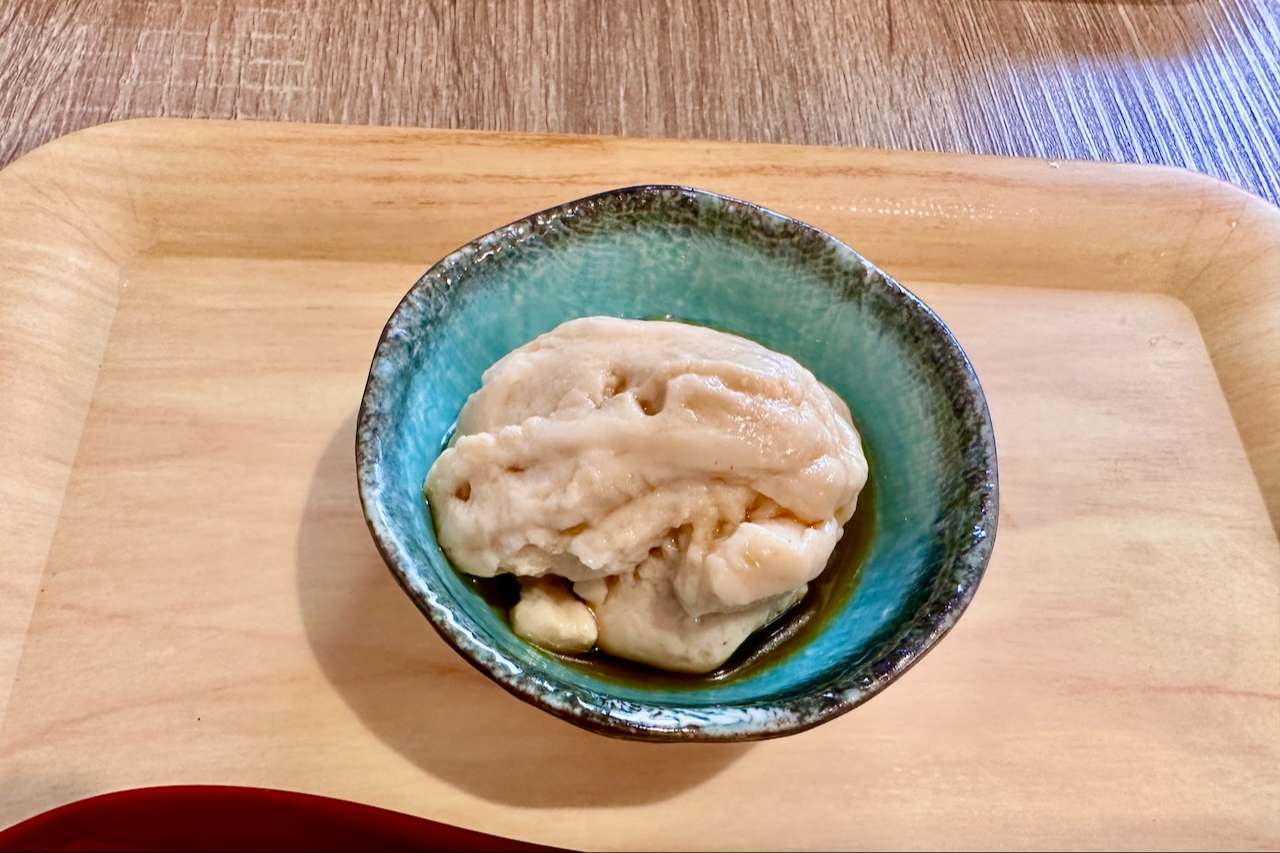 無添加ダシでカラダにやさしい自然な味わい「沖縄そば わらまる商店」（南城市）