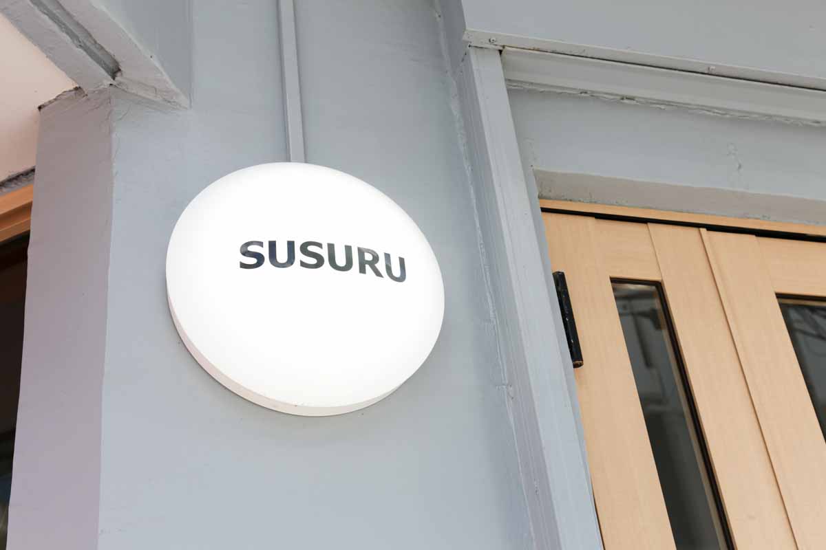 那覇で朝7時から本格沖縄そば！「オキナワソバヤ ススル」で味わうこだわりの一杯（那覇市）