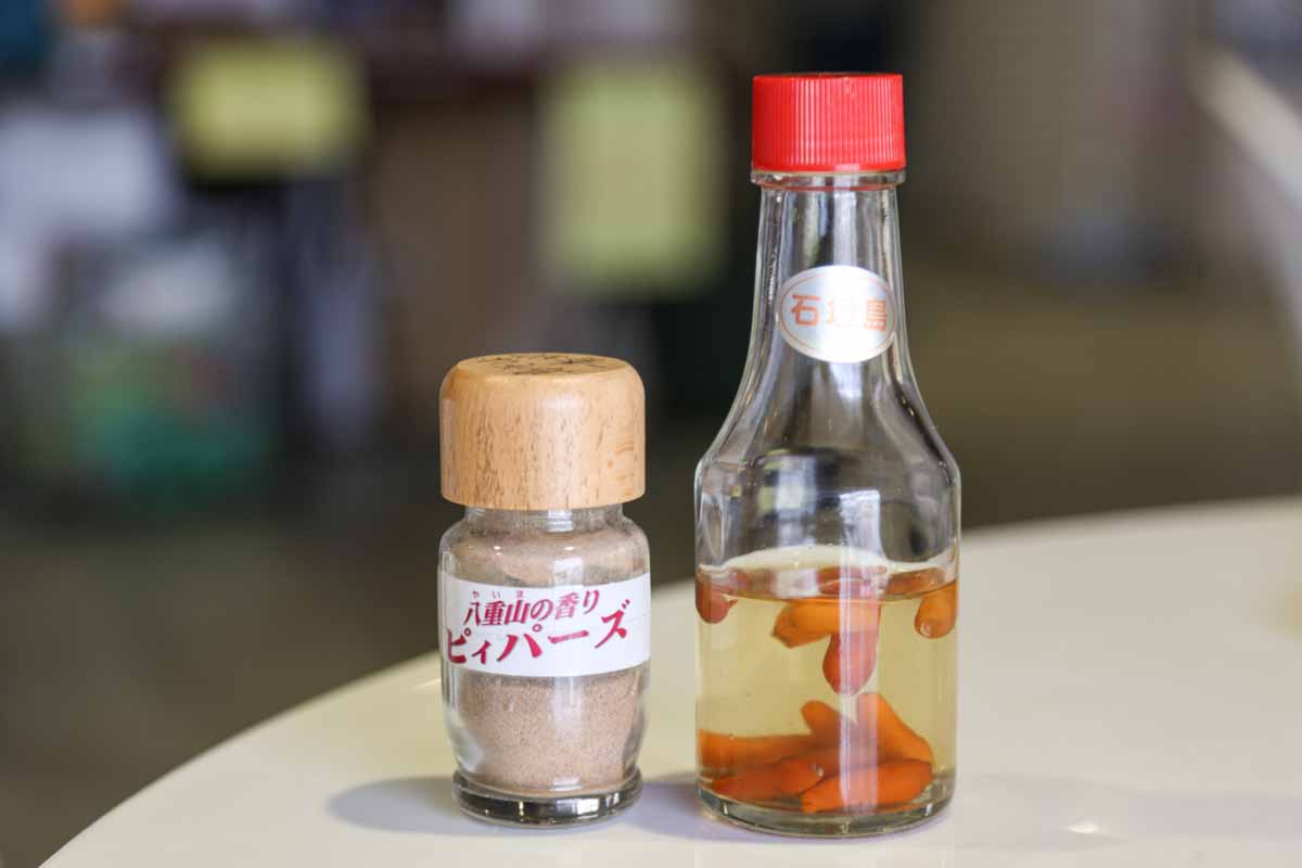 七味＆紅生姜は一切なし！“ピパーズ”をかけて食べる本場の八重山そば「島そば屋一番地」（那覇市）