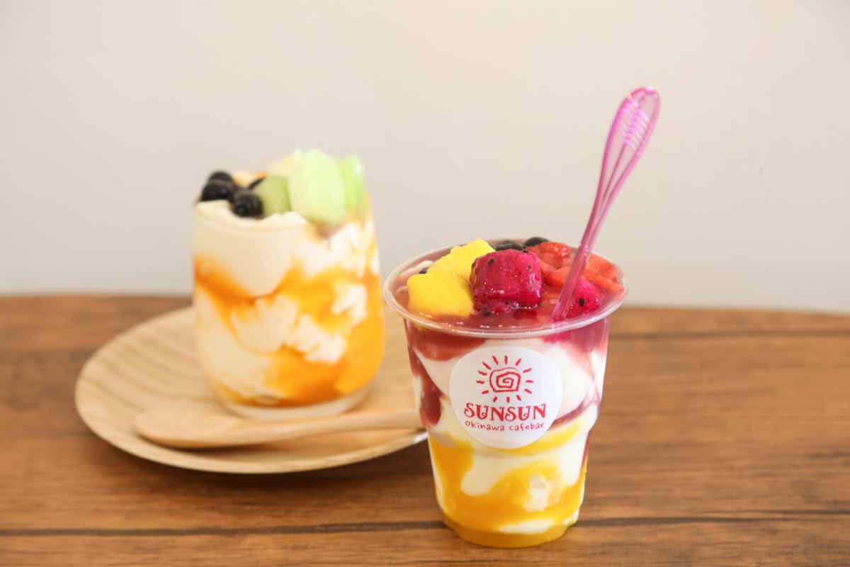 国際通り裏の名店「SUN SUN」にあるフィリピンスイーツ“タホ”がおいしい!やさしい甘さがフルーツと相性抜群(那覇市)