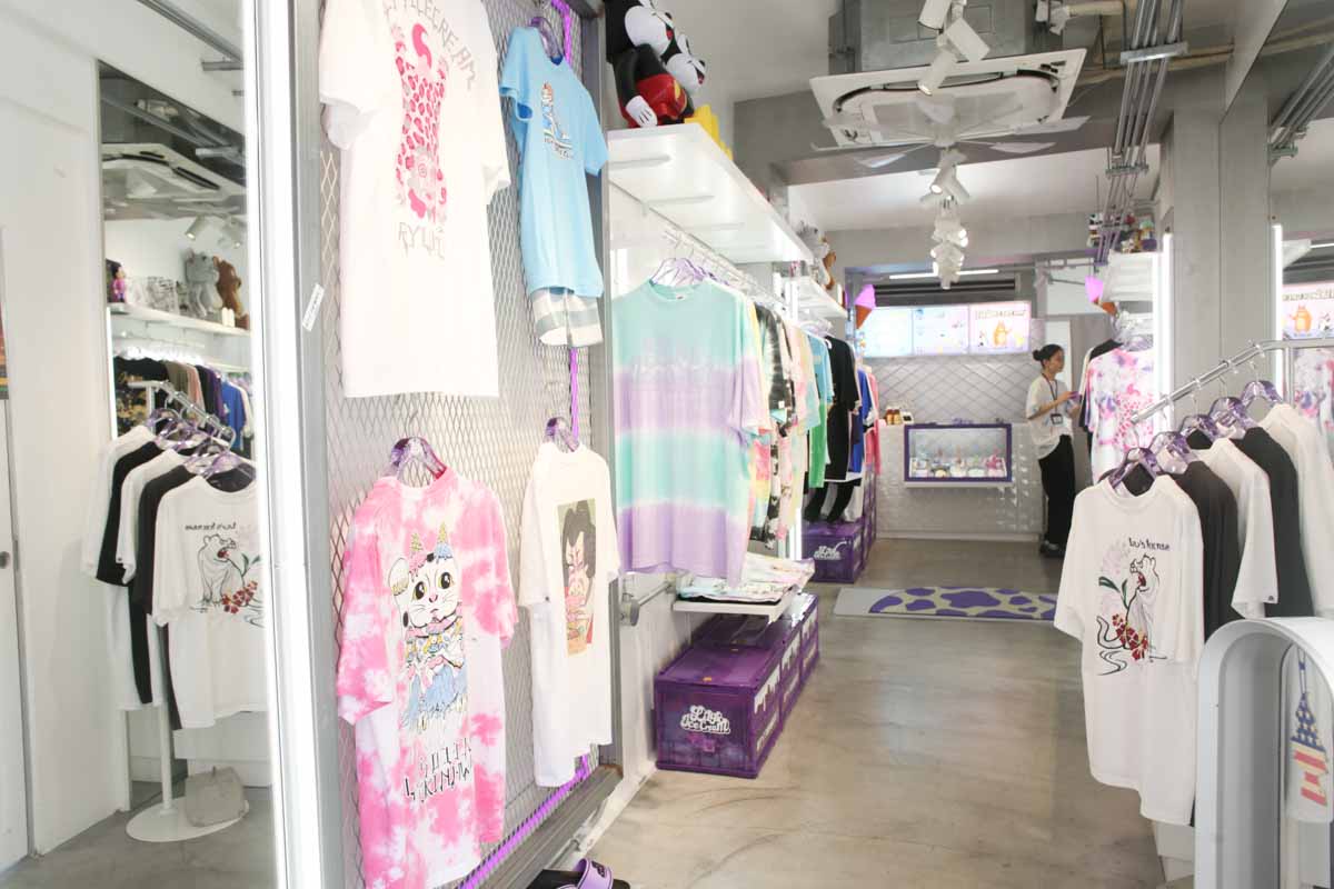アイスは着るモノ！？唯一無二のタイダイ染めアイテムに出会える「Lily's icecream（リリーズアイスクリーム）」（那覇市）