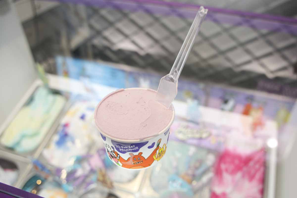 アイスは着るモノ！？唯一無二のタイダイ染めアイテムに出会える「Lily's icecream（リリーズアイスクリーム）」（那覇市）