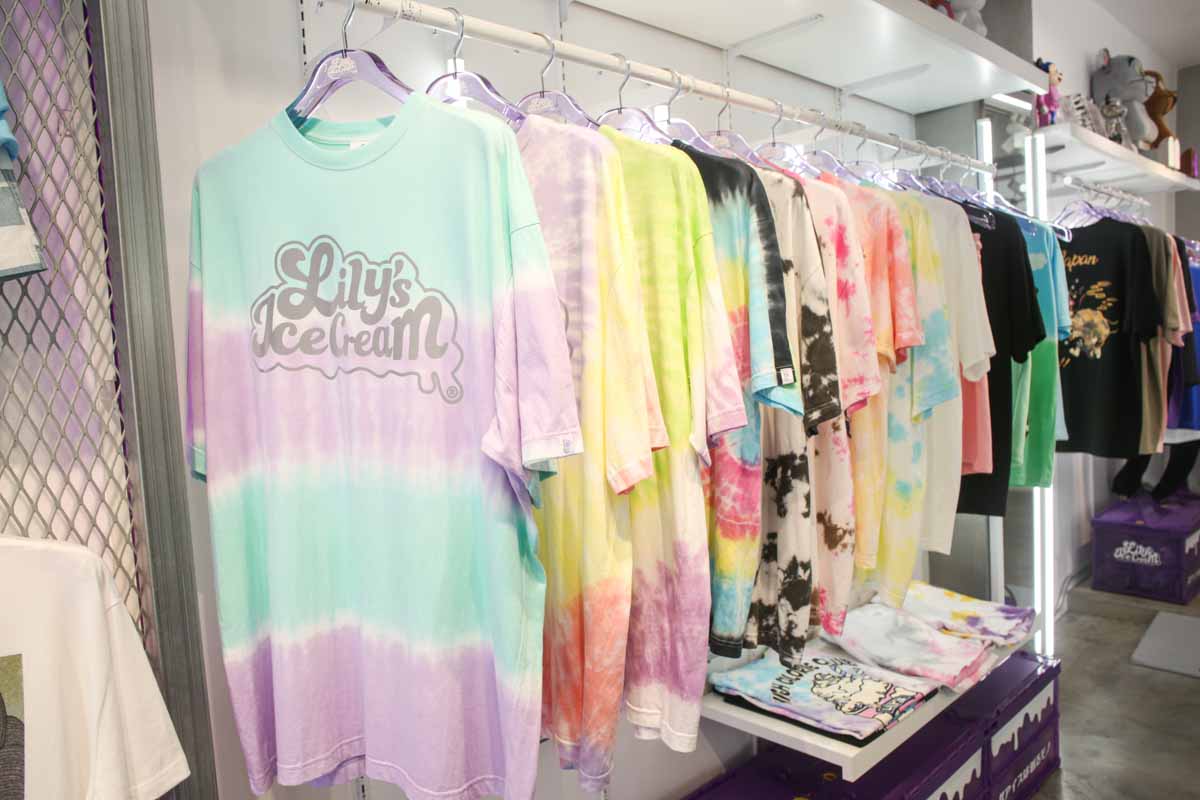 アイスは着るモノ！？唯一無二のタイダイ染めアイテムに出会える「Lily's icecream（リリーズアイスクリーム）」（那覇市）