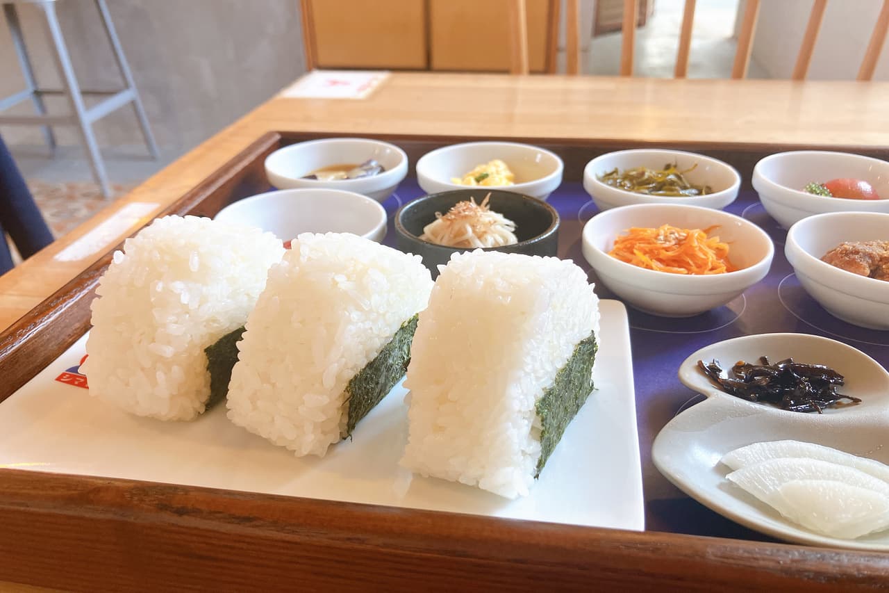 シママース本舗と作る、贅沢あさごはん専門店「シママースとあさごはん」(名護市)