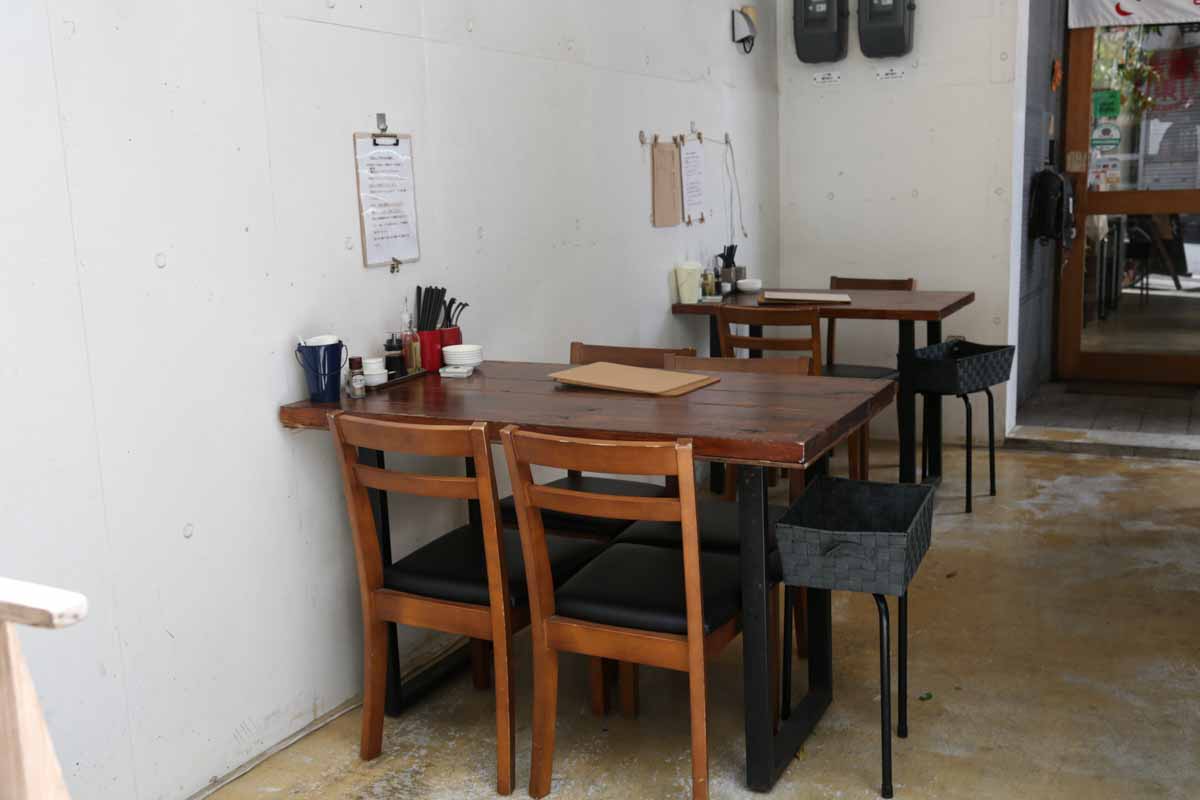 一粒ひと粒に旨味が凝縮!こだわりの手作り餃子を味わうなら「浮島ギョーザ 蘭桂坊」へ(那覇市)