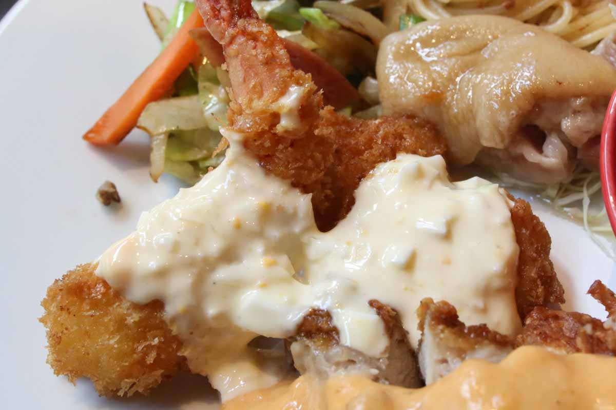 ランチは日替わり一本!都会の喧騒を忘れる美食空間「Dining&Bar 美海DORI(よしみどり)」(那覇市)