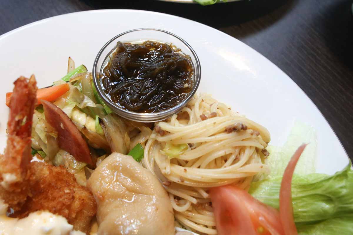 ランチは日替わり一本!都会の喧騒を忘れる美食空間「Dining&Bar 美海DORI(よしみどり)」(那覇市)