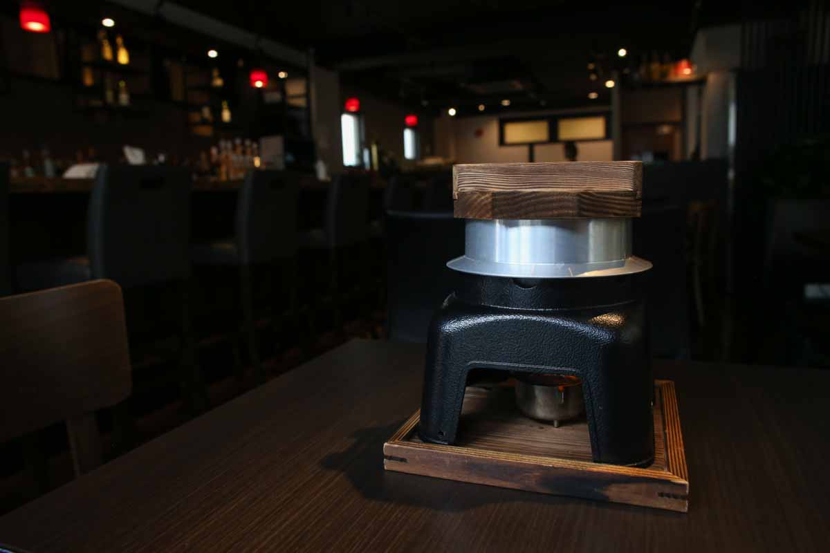 ランチは日替わり一本!都会の喧騒を忘れる美食空間「Dining&Bar 美海DORI(よしみどり)」(那覇市)