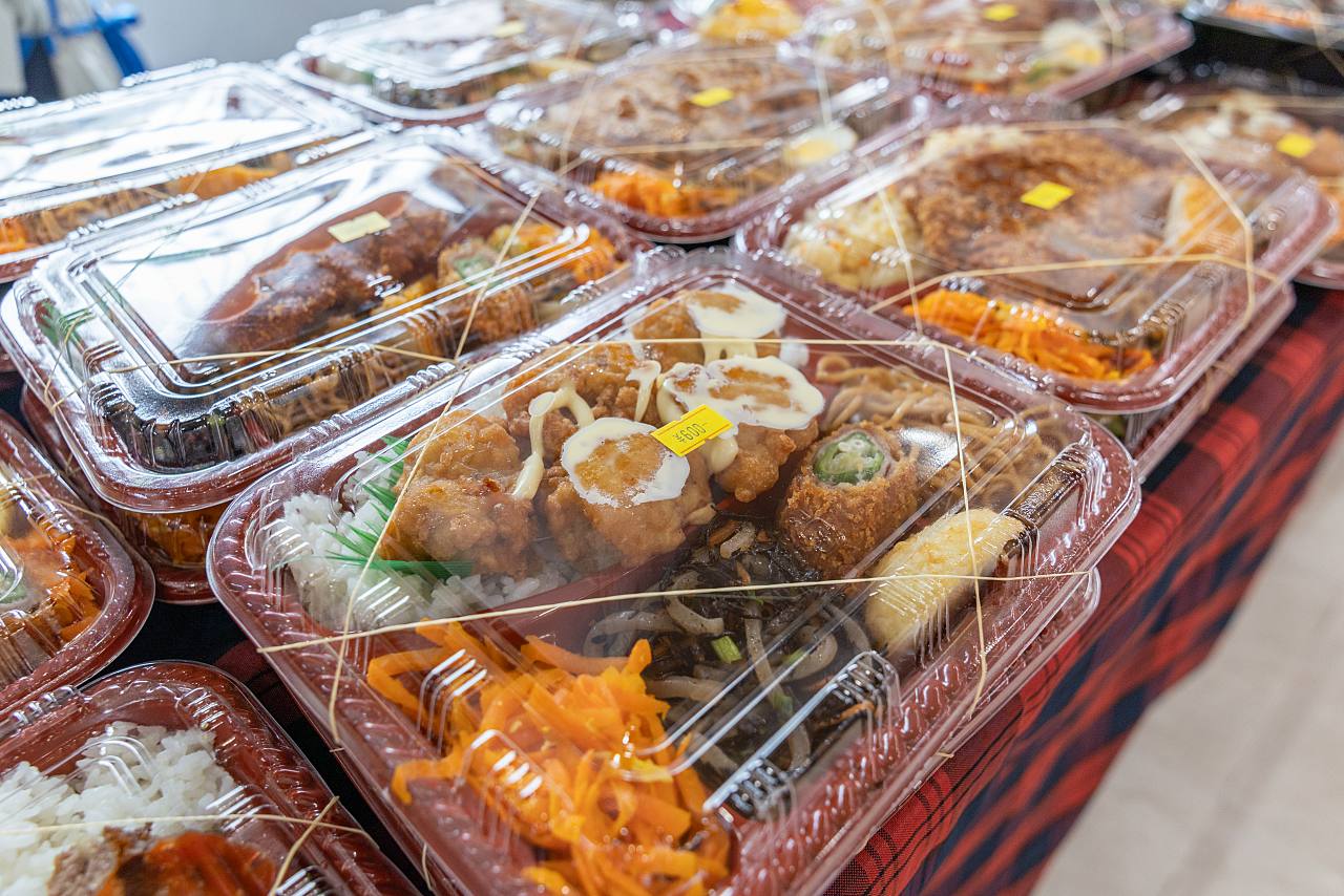 人気店が2店舗目をオープン！地元で愛されるお弁当屋さん「スーパーコムコム 首里平良店」（那覇市）