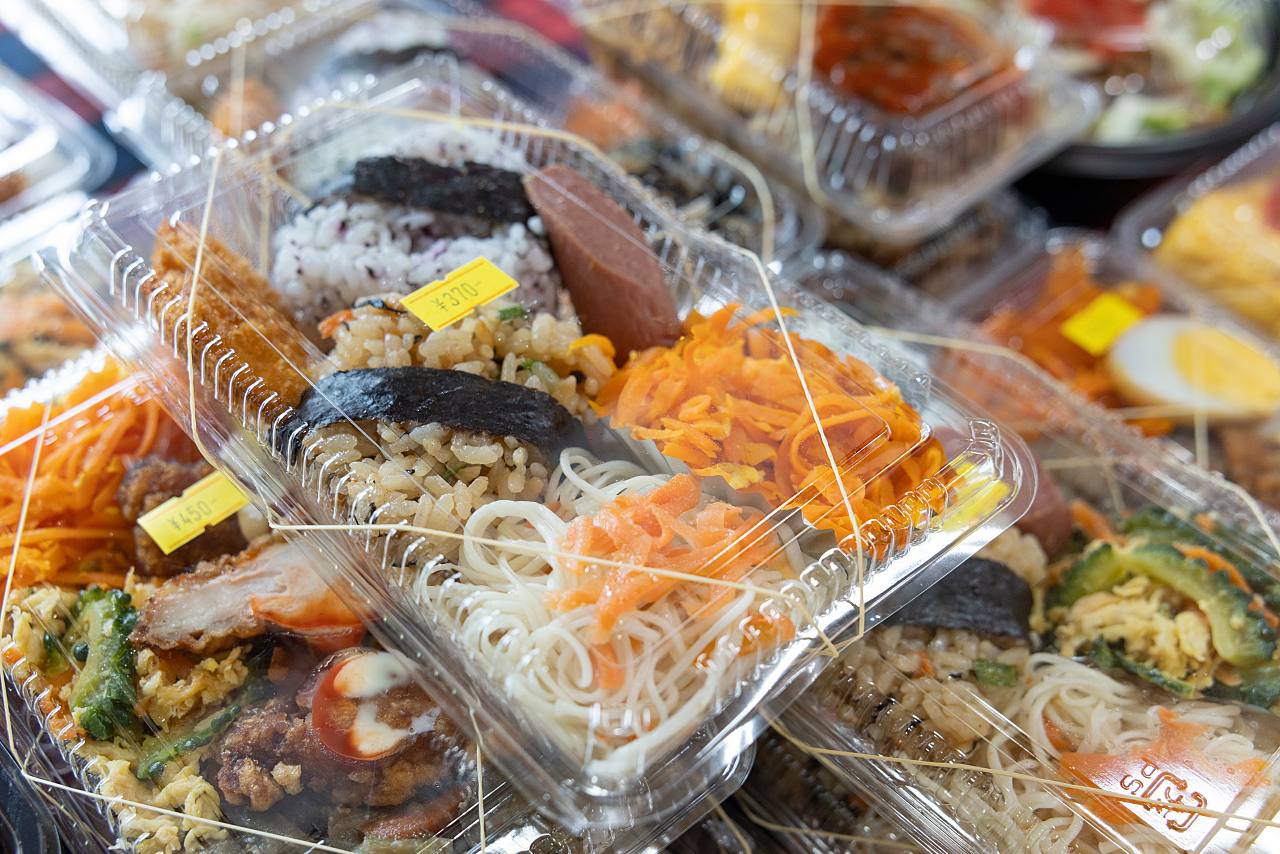 人気店が2店舗目をオープン！地元で愛されるお弁当屋さん「スーパーコムコム 首里平良店」（那覇市）