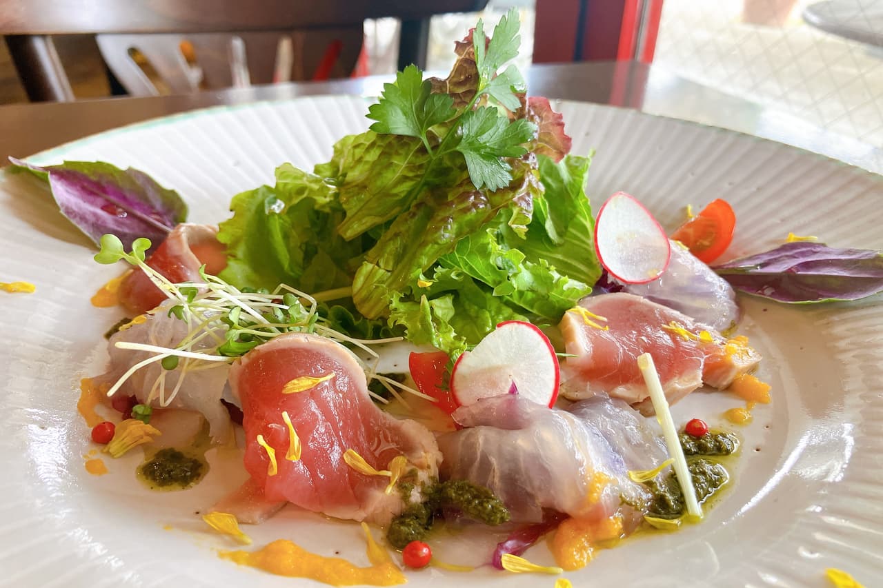 那覇で味わう本格カジュアルフレンチ。沖縄食材×パリの融合「le Bistro Montmartre（ビストロ・モンマルトル）」（那覇市）