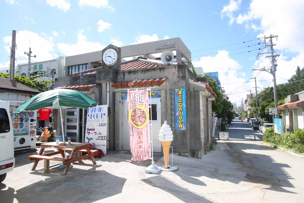 都会のまんなかにエメラルド!那覇市街からすぐ行けるオアシス「波の上ビーチ」を徹底解剖(那覇市)