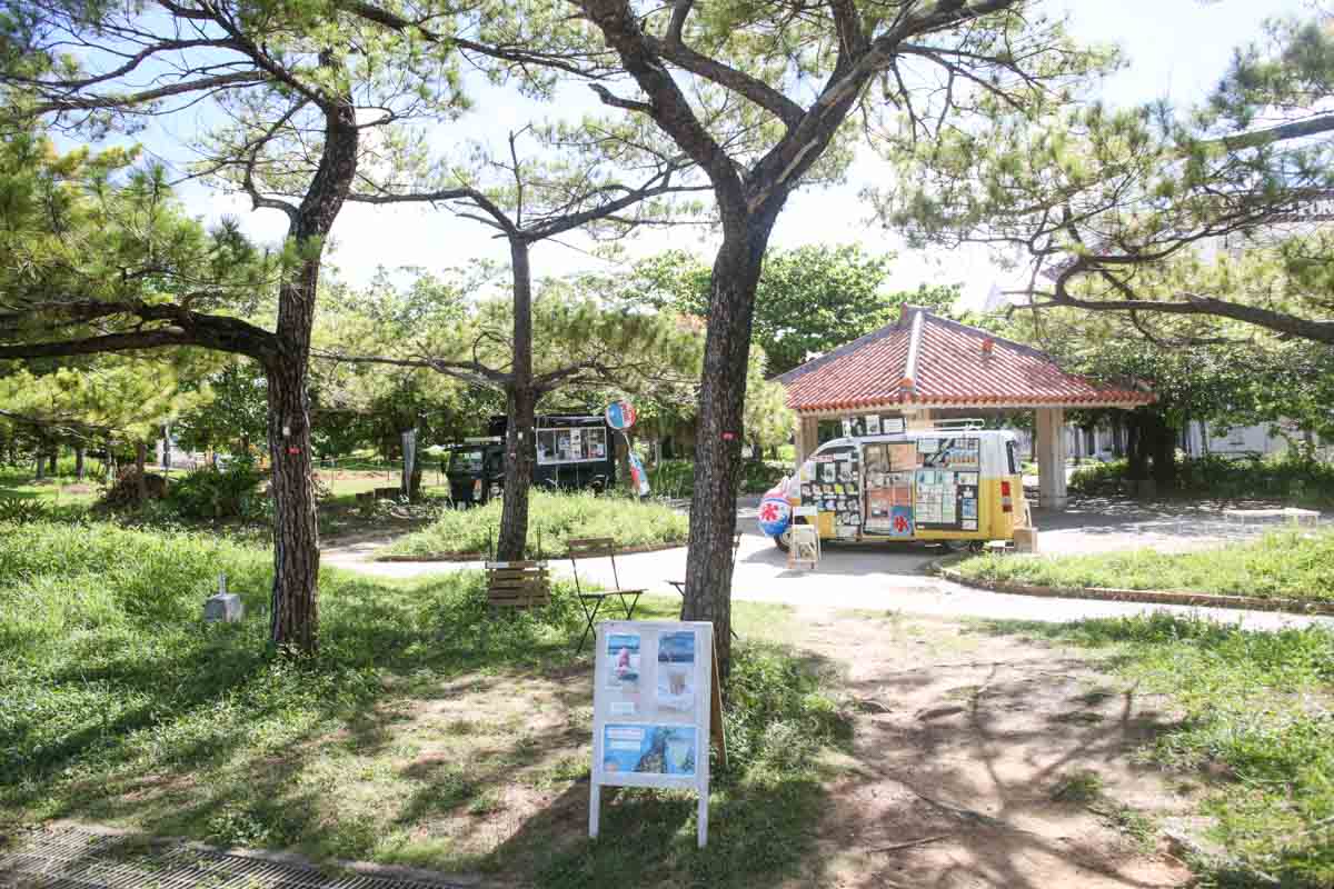都会のまんなかにエメラルド!那覇市街からすぐ行けるオアシス「波の上ビーチ」を徹底解剖(那覇市)