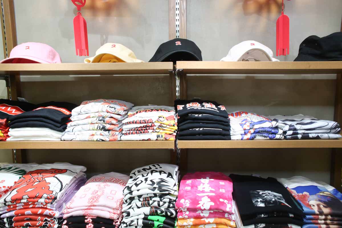 アパレルも小物も個性が光る！「スッパイマンショップ 国際店」でファッションにスパイスを（那覇市）