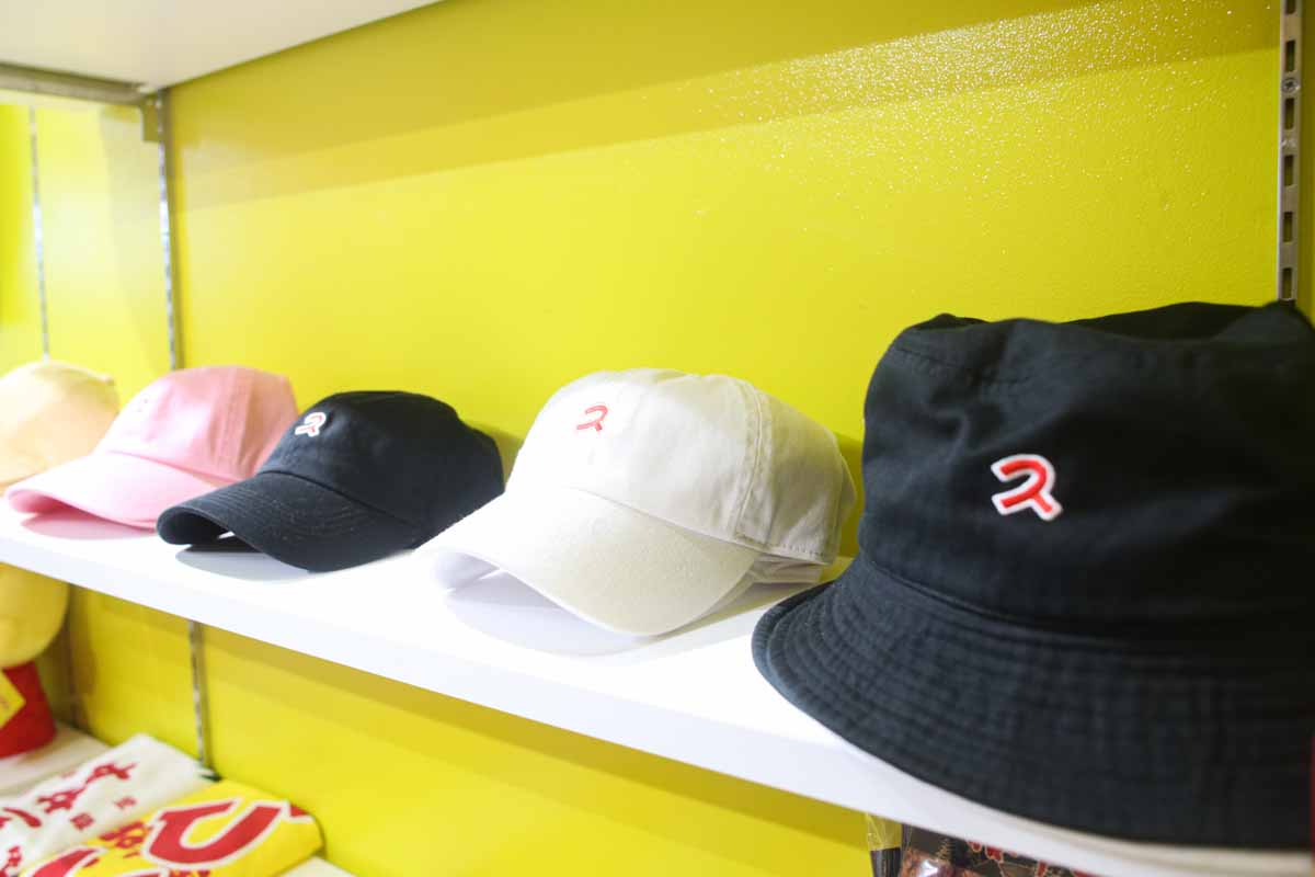 アパレルも小物も個性が光る！「スッパイマンショップ 国際店」でファッションにスパイスを（那覇市）