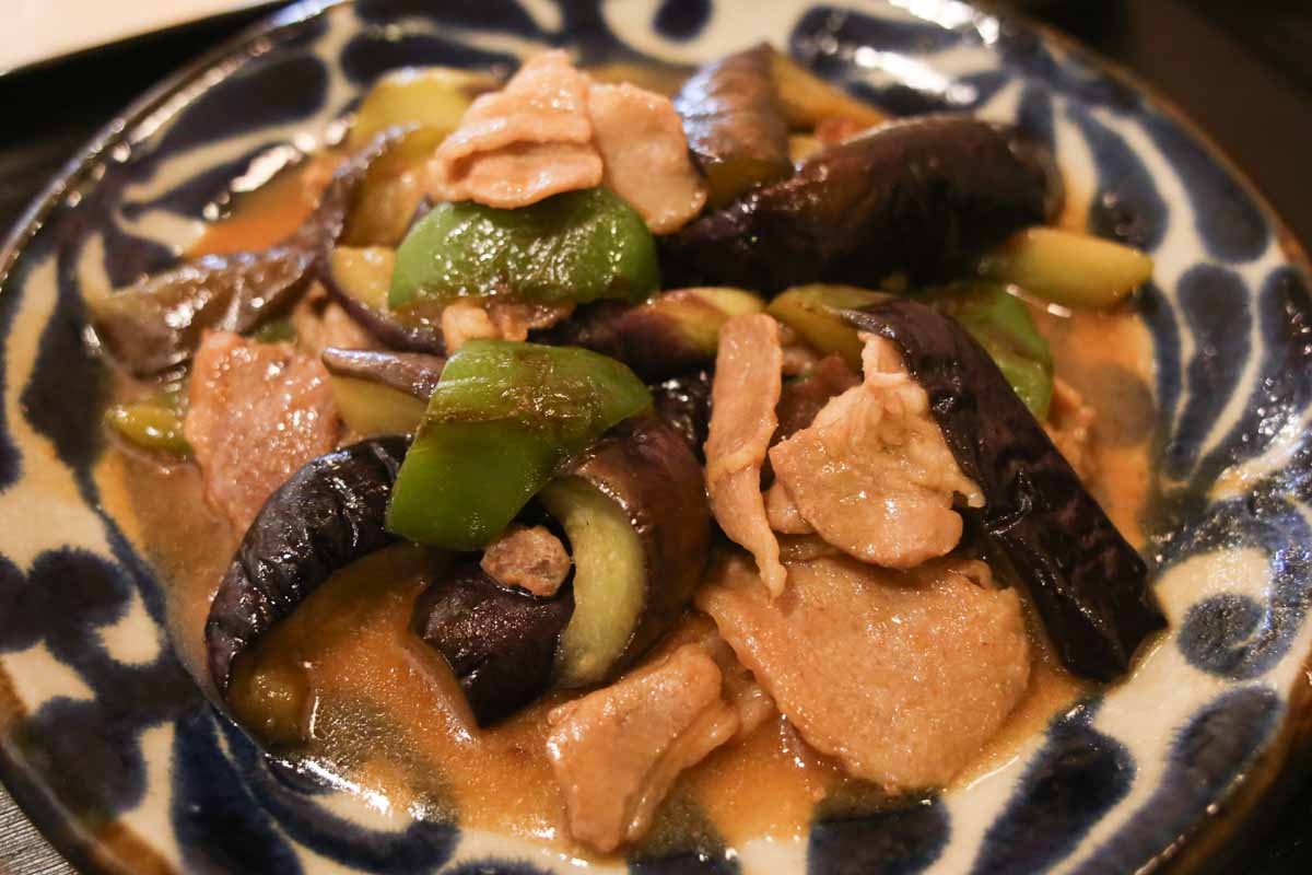 毎日でも味わいたい豊富な定食メニュー！沖縄の味から家庭の味まで楽しめる「お食事処 うさぎや」（那覇市）