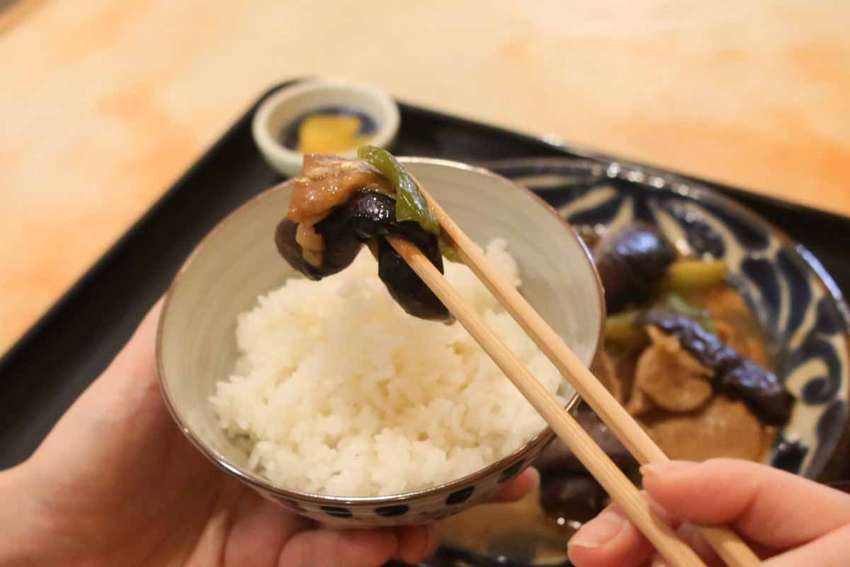 毎日でも味わいたい豊富な定食メニュー！沖縄の味から家庭の味まで楽しめる「お食事処 うさぎや」（那覇市）