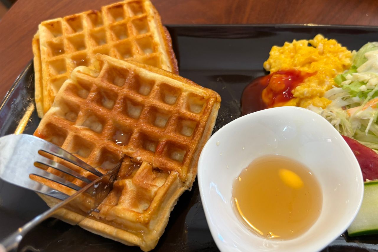 親子で楽しむ公園帰りのモーニング!手ごね焼きたてワッフルが絶品「Flip Side Cafe(フリップサイドカフェ)」(沖縄市)