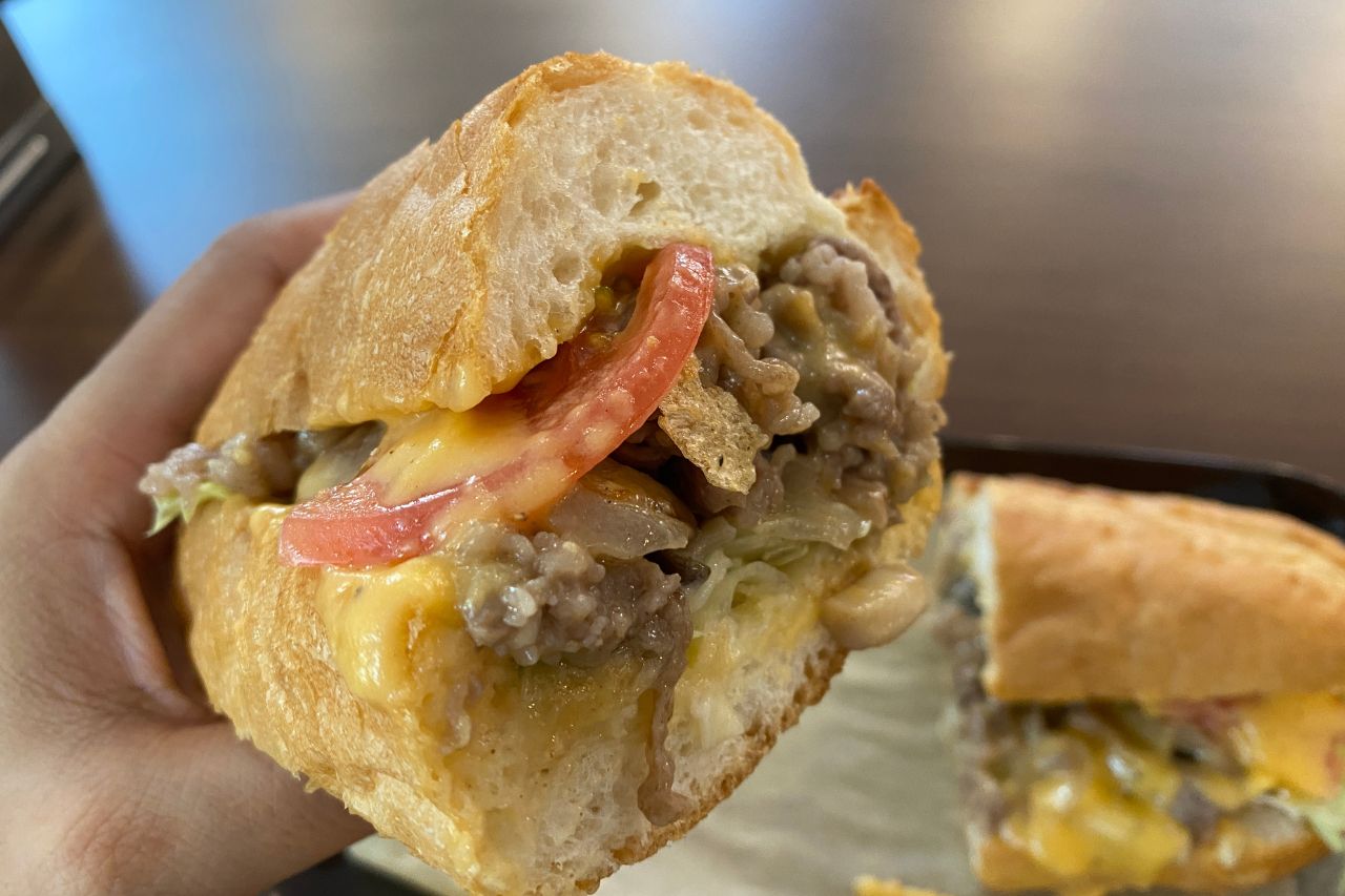 親子で楽しむ公園帰りのモーニング!手ごね焼きたてワッフルが絶品「Flip Side Cafe(フリップサイドカフェ)」(沖縄市)