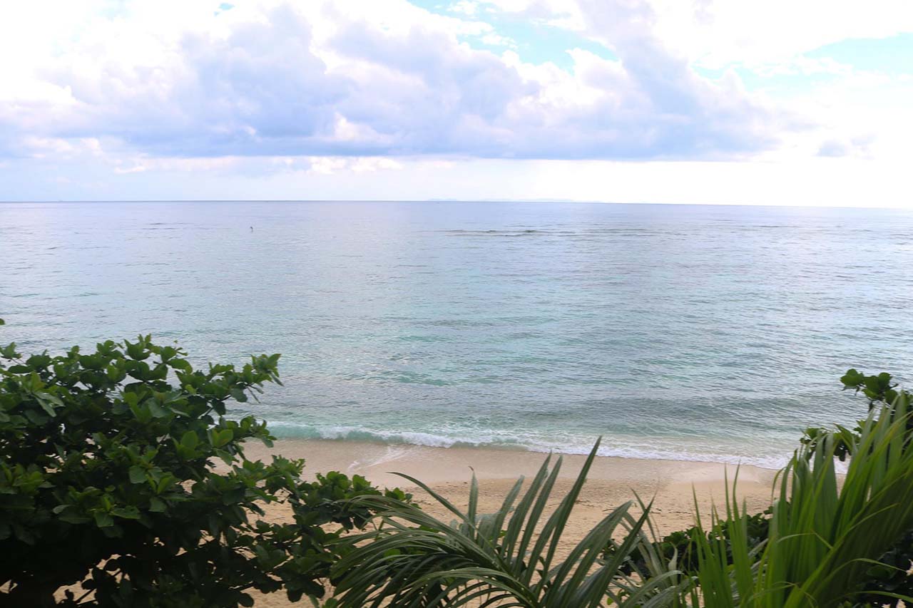 沖縄の絶景ホテルで贅沢女子旅！LAZOR SEA RESORT（ラソール シー リゾート）サウナ・天然ビーチ・サンセットに癒される（読谷村）