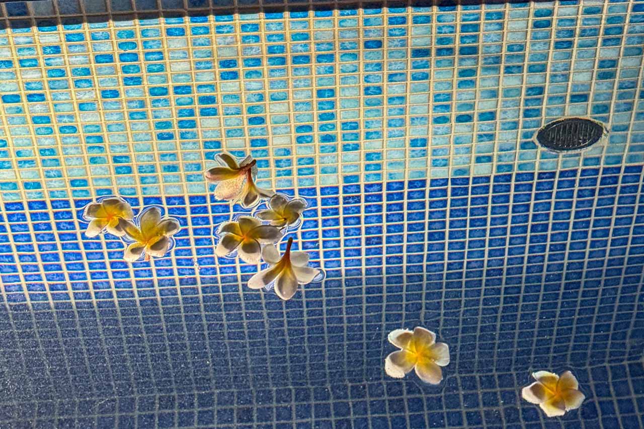 沖縄の絶景ホテルで贅沢女子旅！LAZOR SEA RESORT（ラソール シー リゾート）サウナ・天然ビーチ・サンセットに癒される（読谷村）
