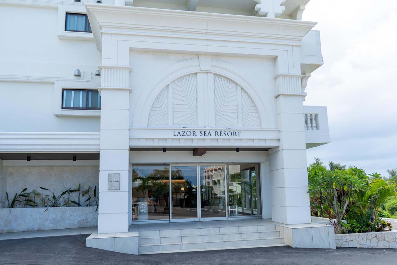 沖縄の絶景ホテルで贅沢女子旅！LAZOR SEA RESORT（ラソール シー リゾート）サウナ・天然ビーチ・サンセットに癒される（読谷村）
