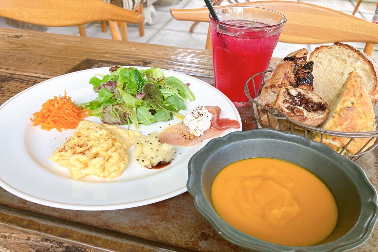 丘の上にあるパン好きの楽園。「Ploughman’s Lunch Bakery（プラウマンズランチべーカリー）」で迎える1日のはじまり（北中城村）