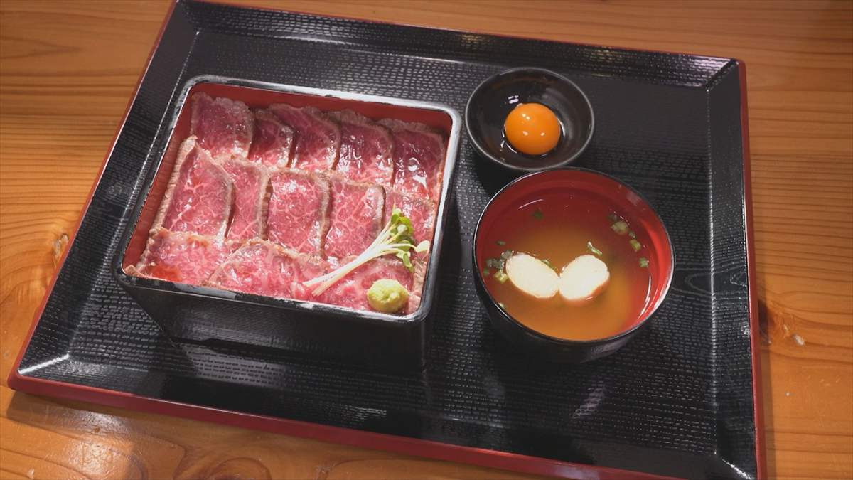 賞味期限15分!?牛の旨みがとろけるのステーキ重「肉屋 黒川 那覇首里店」(那覇市)