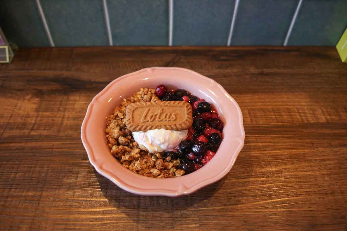 罪悪感ゼロのヘルシーチャージ！「Freshly Bowl」のアサイーボウル＆グリークヨーグルトを毎日の習慣にしちゃおう（那覇市）