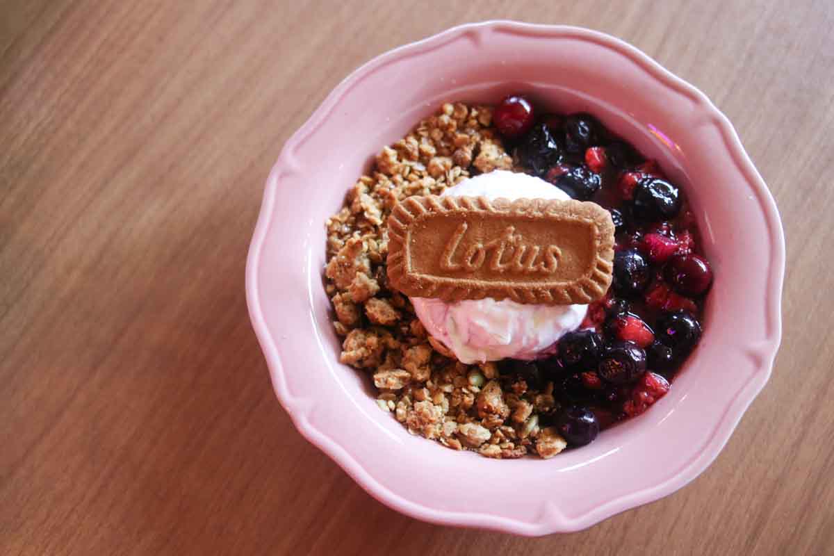 罪悪感ゼロのヘルシーチャージ！「Freshly Bowl」のアサイーボウル＆グリークヨーグルトを毎日の習慣にしちゃおう（那覇市）