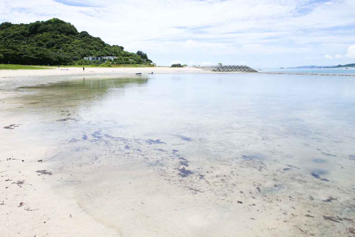 天然に近い人工ビーチ！穏やかな時間が流れる「ふるさと海岸（浜比嘉ビーチ）」の魅力を徹底解説（うるま市）