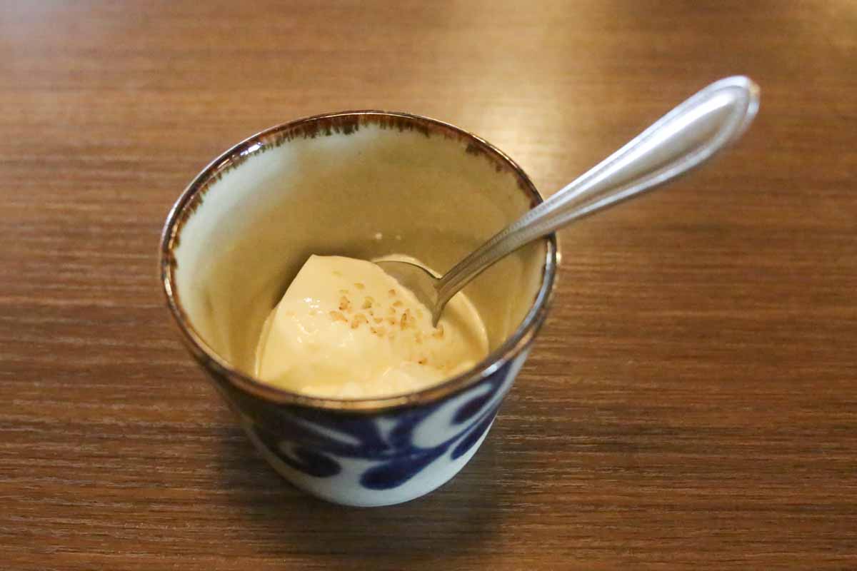 沖縄そば激戦区に新星誕生!ツルッと生麺とこだわりダシが懐かしいのに新しい「花すばや」(那覇市)