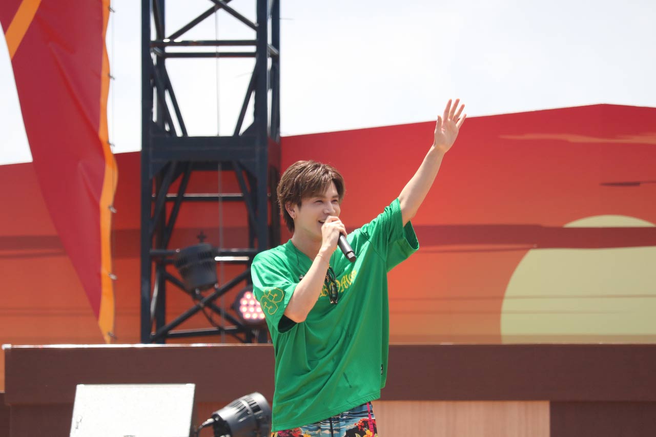 岩田 剛典が”ジャングリア沖縄で”ズブ濡れ！？沖縄で初ライブ！