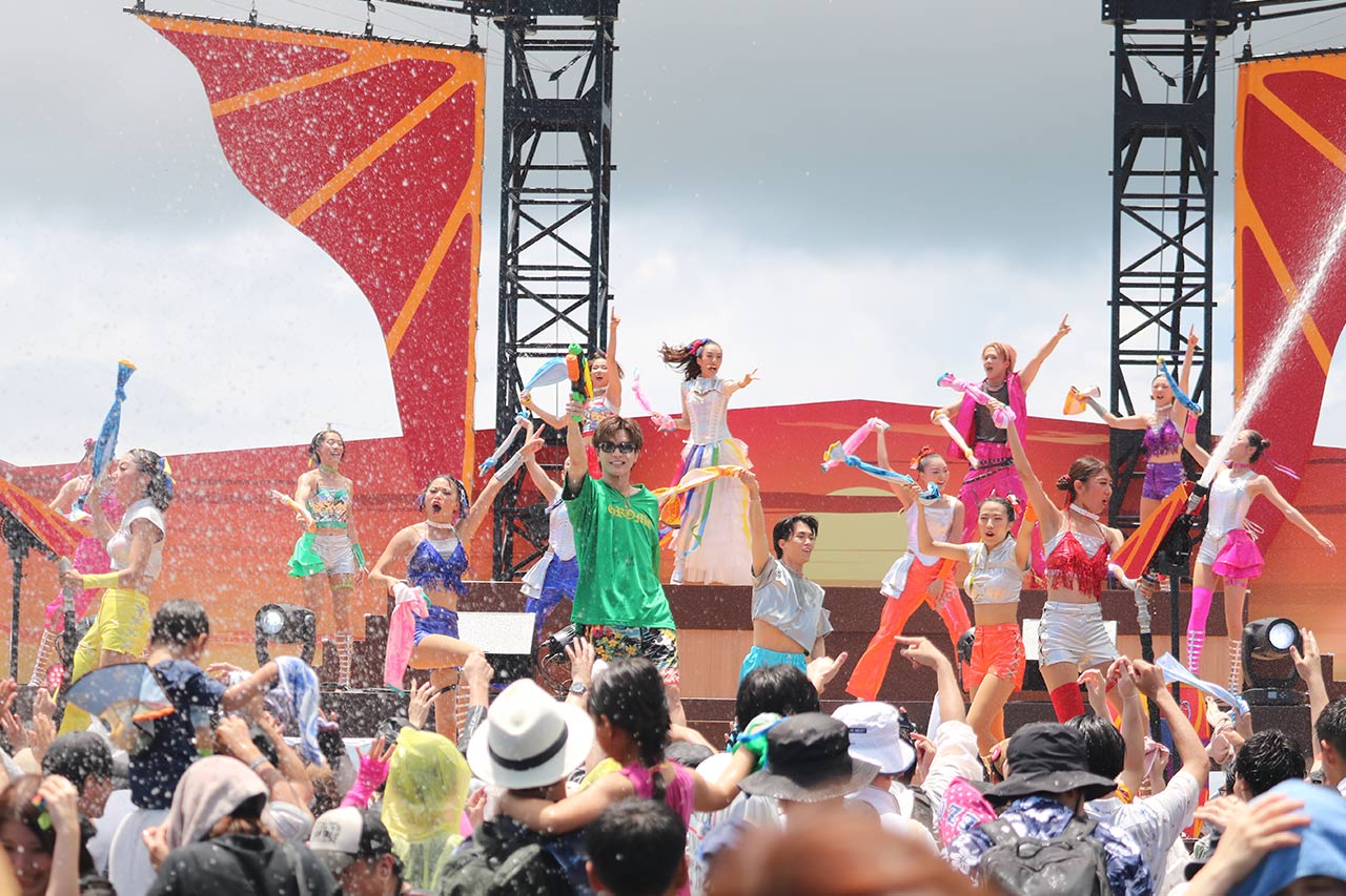 岩田 剛典が”ジャングリア沖縄で”ズブ濡れ！？沖縄で初ライブ！