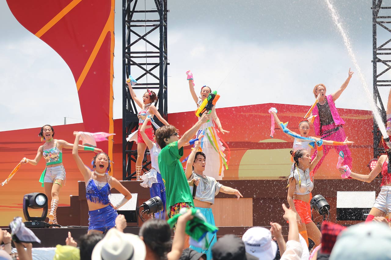 岩田 剛典が”ジャングリア沖縄で”ズブ濡れ！？沖縄で初ライブ！