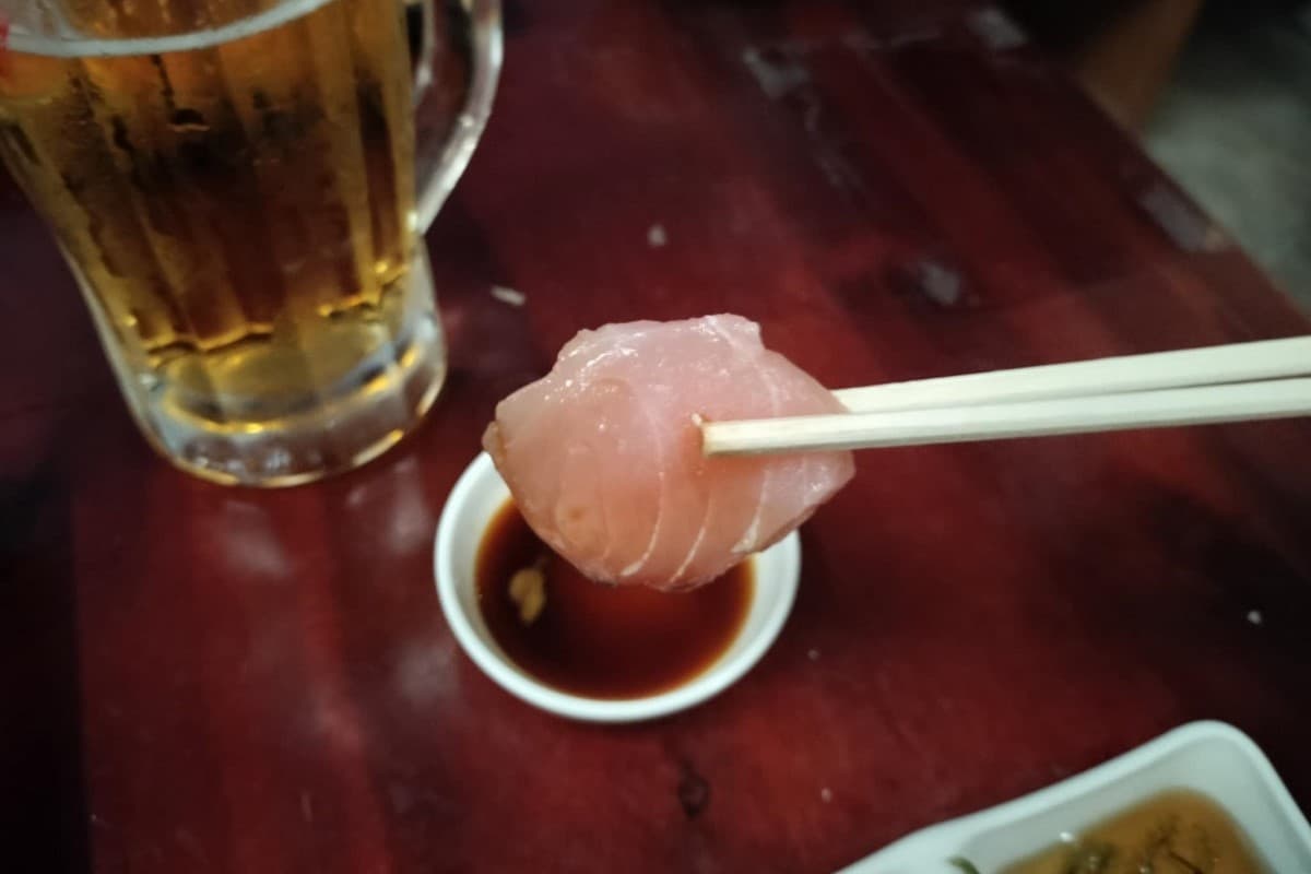 本当に1000円！？ 「川かみ鮮魚」女性専用せんべろ！コスパ限界突破おつまみメニューに仰天【沖縄ハシゴ酒】（那覇市）