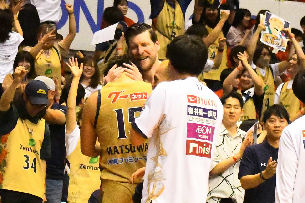 「神の右手」あの5.3秒に起きたコト…琉球ゴールデンキングス・松脇圭志に30分をかけて聞いてみた