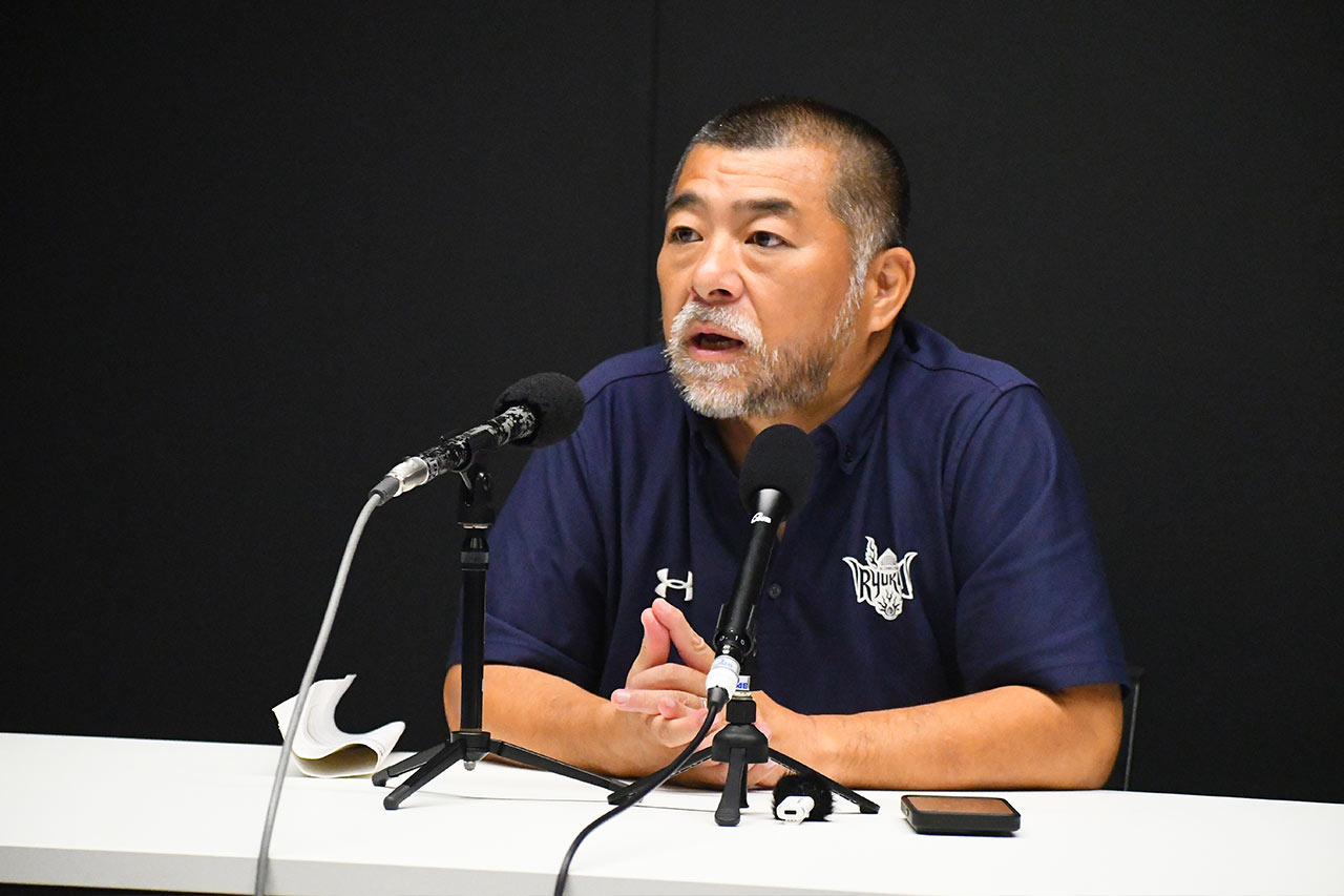 沖縄尚学・末吉良丞投手の“あの仕草”に「すごい勉強になる」キングス桶谷大HCが唸ったワケ…脇真大も「勇気をもらっている」