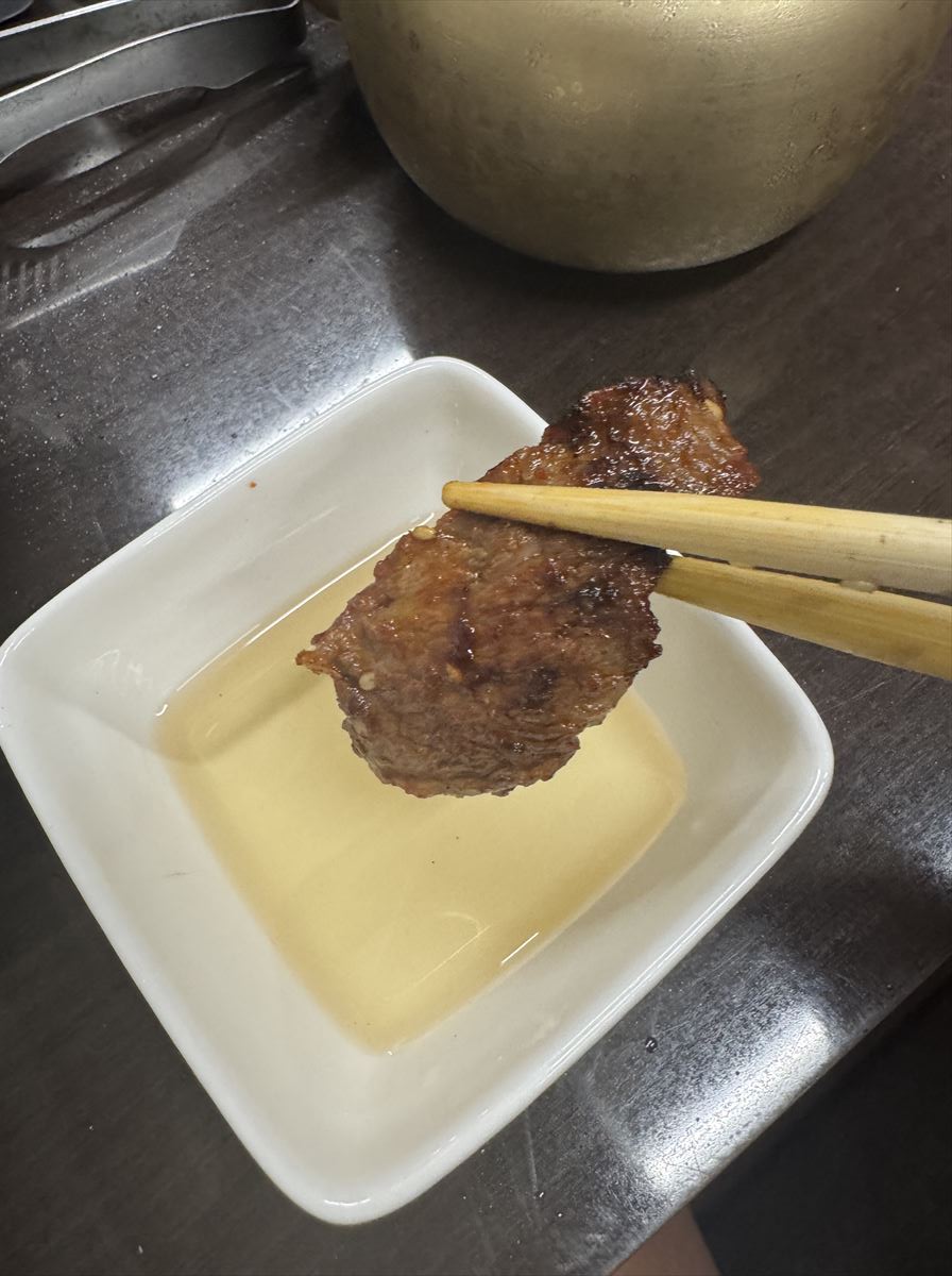 京都ならではの焼肉の食べ方って!? 那覇市の焼肉新名所!「焼肉ホルモン 赤白(あかしろ)」~キャンヒロユキの「とー、飲み歩きやってみよう」〜