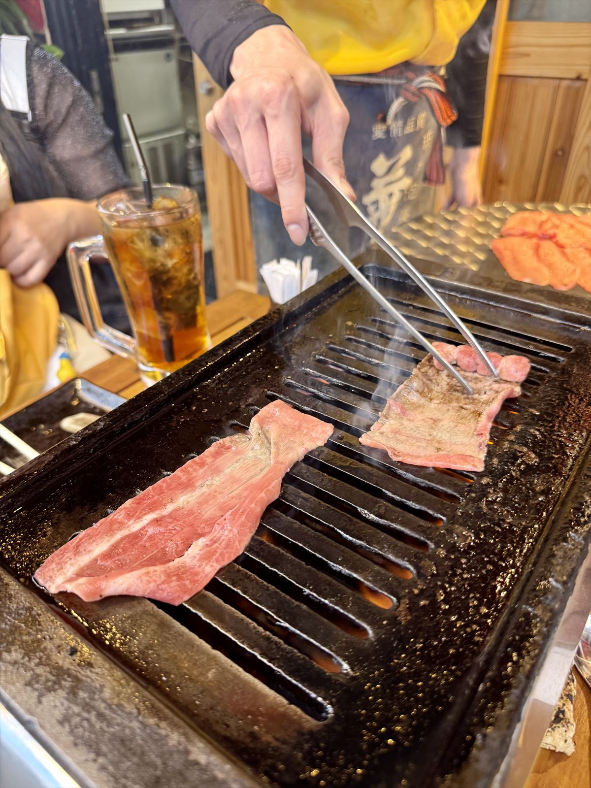 京都ならではの焼肉の食べ方って!? 那覇市の焼肉新名所!「焼肉ホルモン 赤白(あかしろ)」~キャンヒロユキの「とー、飲み歩きやってみよう」〜