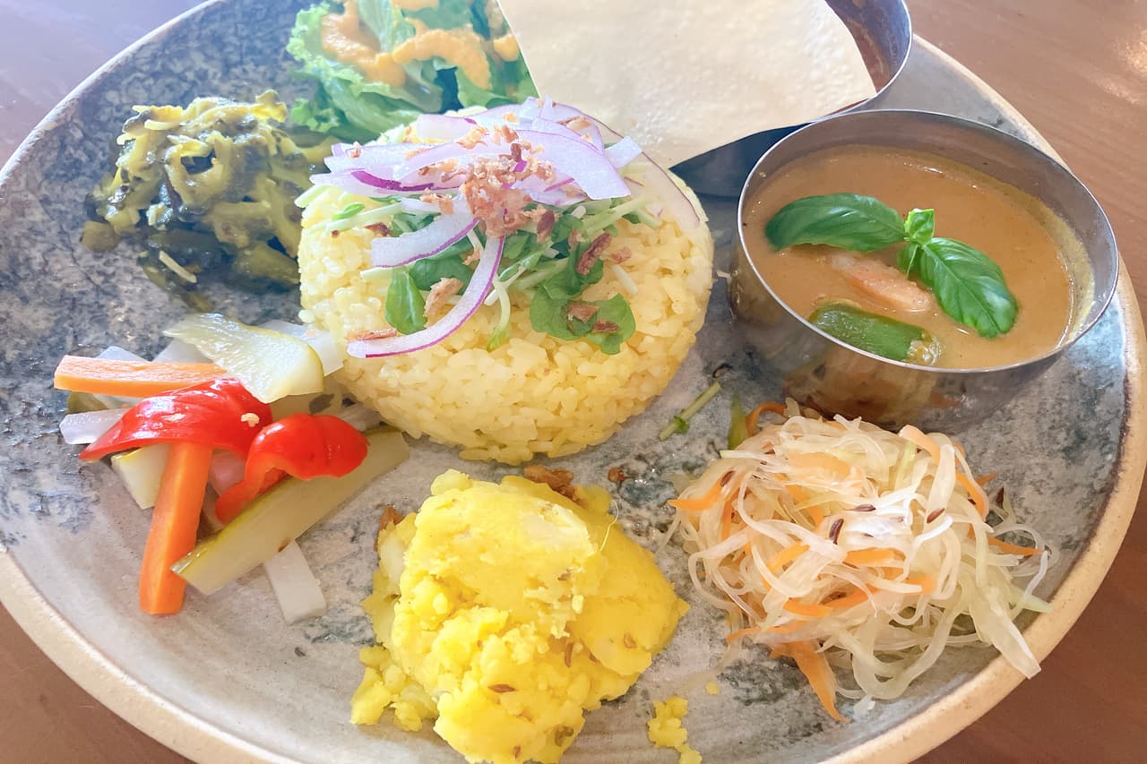 「スパイスはちょっと...」と思ってるあなたにこそ行ってほしい！「mimitab（ミミタブ）」で知るスパイス料理の魅力（那覇市）