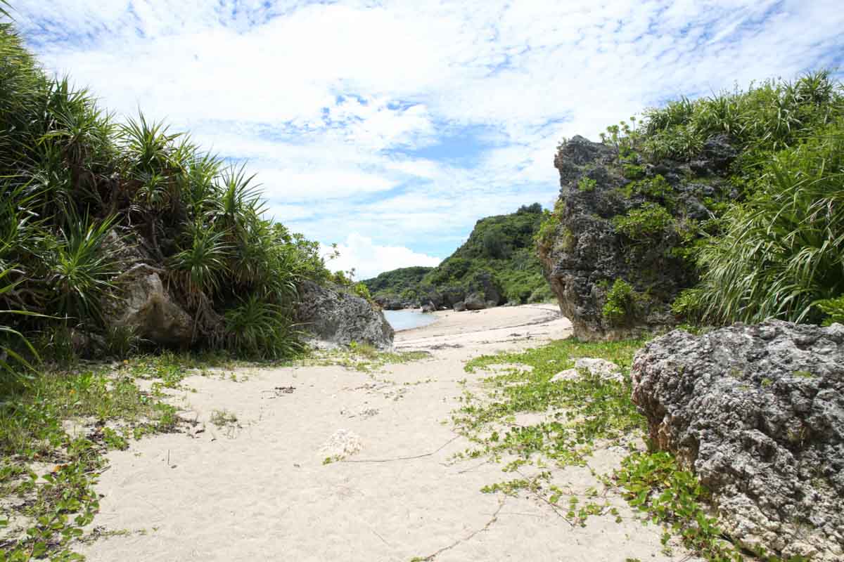 浜比嘉島にある穴場！沖縄の自然が残る「ムルク浜ビーチ」を徹底解説（うるま市）