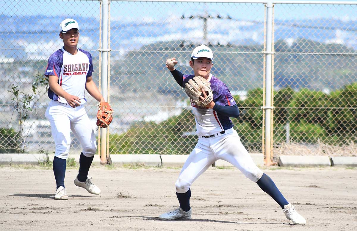 U18代表候補を“変化球三つ”で3球三振…沖縄尚学が誇る最速150キロ左腕「末吉良丞」の確かな進化、憧れの『宮城大弥』に近づく