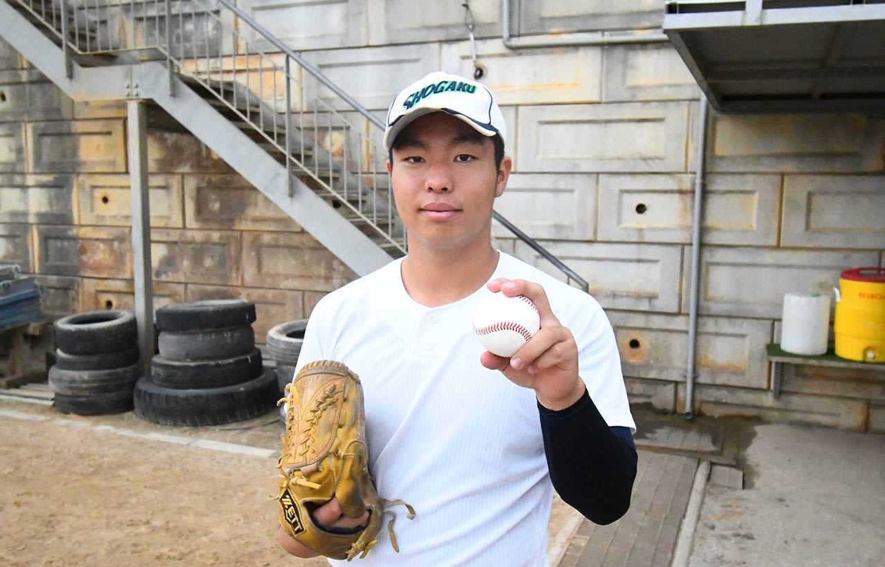 U18代表候補を“変化球三つ”で3球三振…沖縄尚学が誇る最速150キロ左腕「末吉良丞」の確かな進化、憧れの『宮城大弥』に近づく