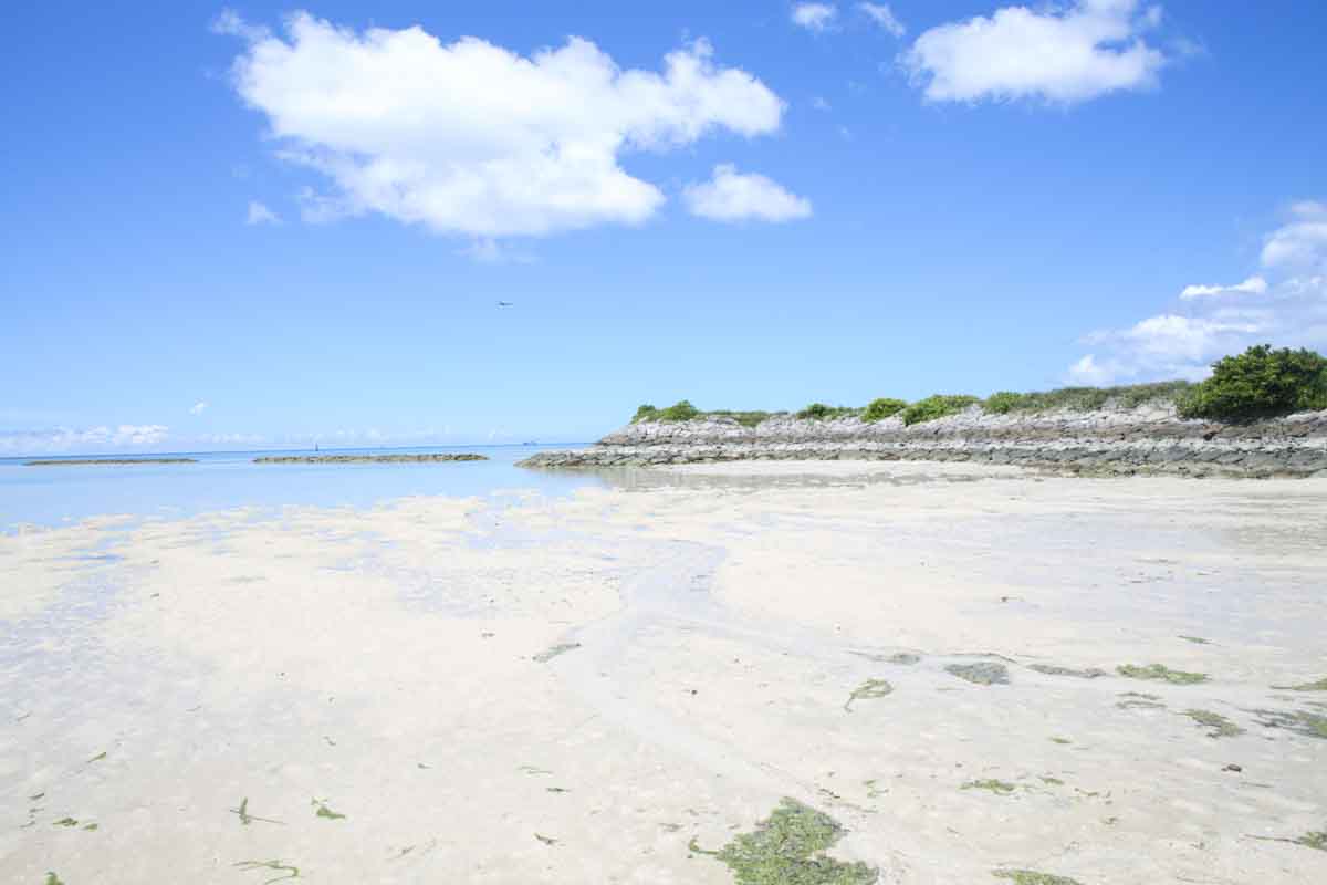 地元民が愛する公園内の小さなビーチ！「南浜公園 潮崎ビーチ」徹底ガイド（糸満市）