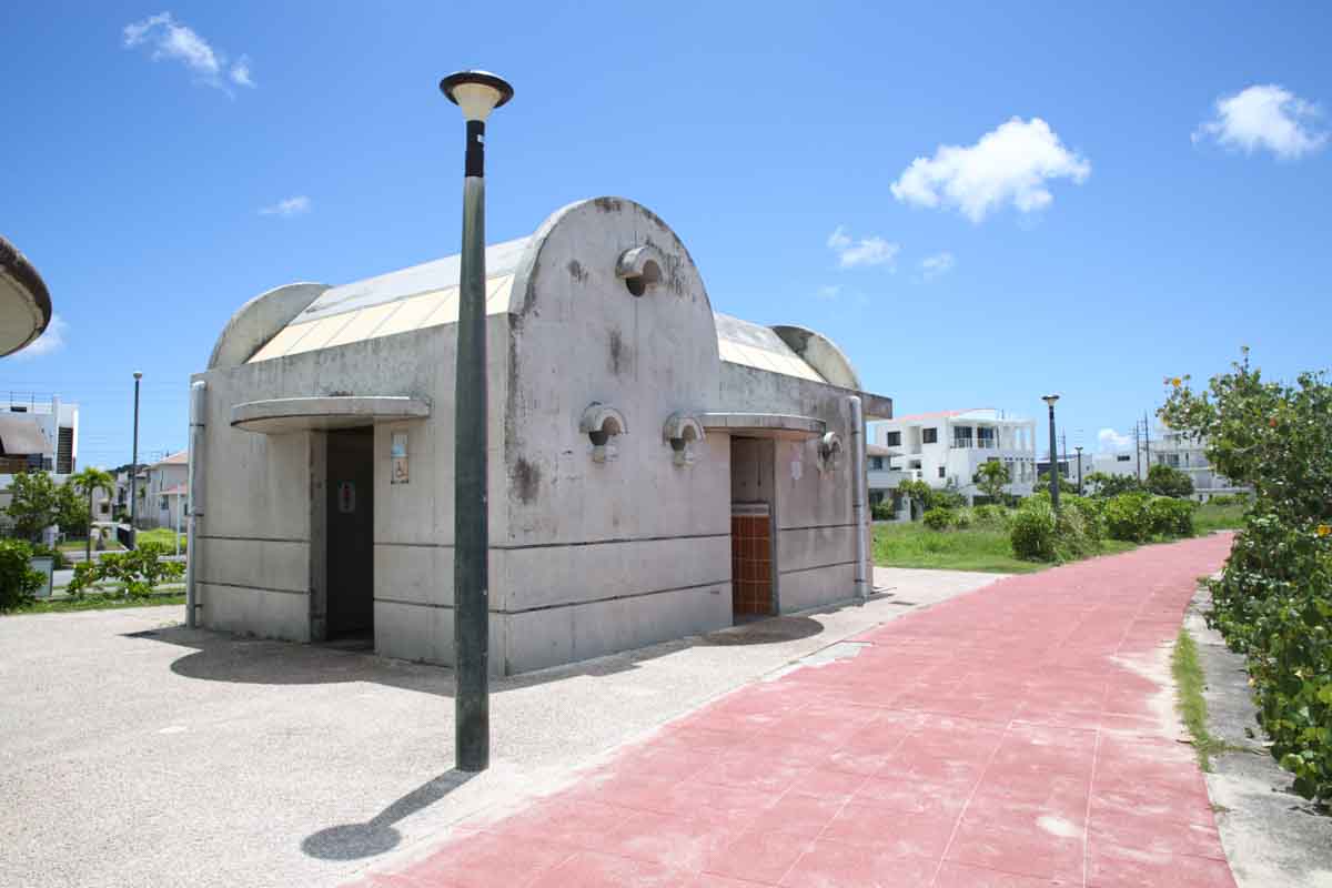 地元民が愛する公園内の小さなビーチ！「南浜公園 潮崎ビーチ」徹底ガイド（糸満市）