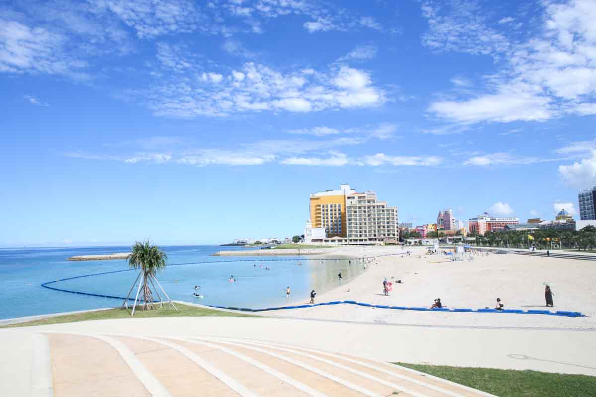 子ども連れでもあんしん！大人も子どももみんなで楽しめる「北谷公園 サンセットビーチ」を徹底解説（北谷町）