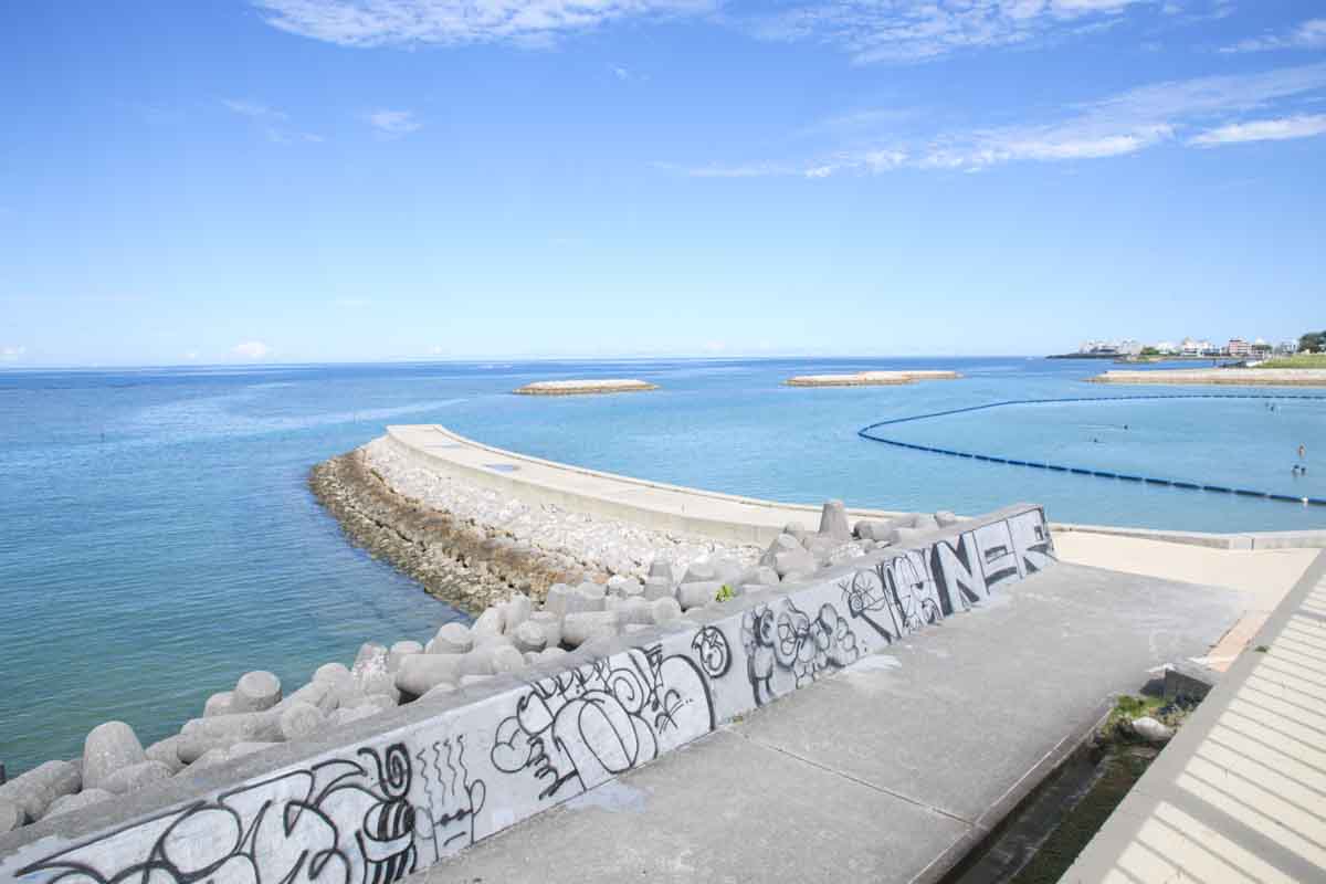 子ども連れでもあんしん！大人も子どももみんなで楽しめる「北谷公園 サンセットビーチ」を徹底解説（北谷町）