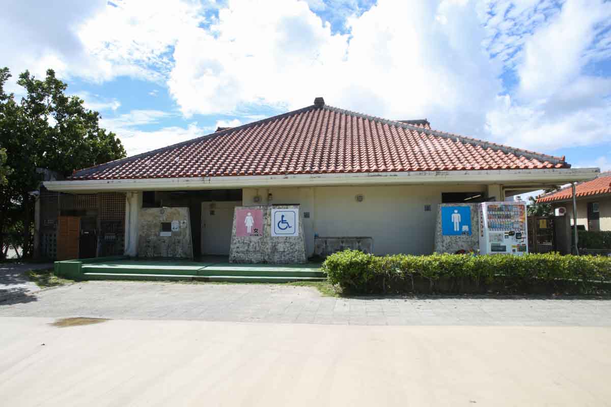 子ども連れでもあんしん！大人も子どももみんなで楽しめる「北谷公園 サンセットビーチ」を徹底解説（北谷町）